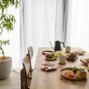 Three , 도쿄 일본